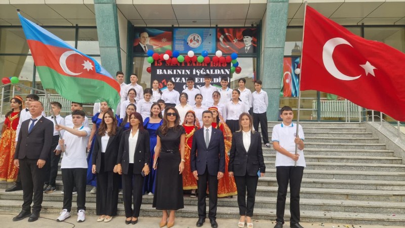 Bakı Atatürk Liseyində bayram coşqusu - FOTOLAR